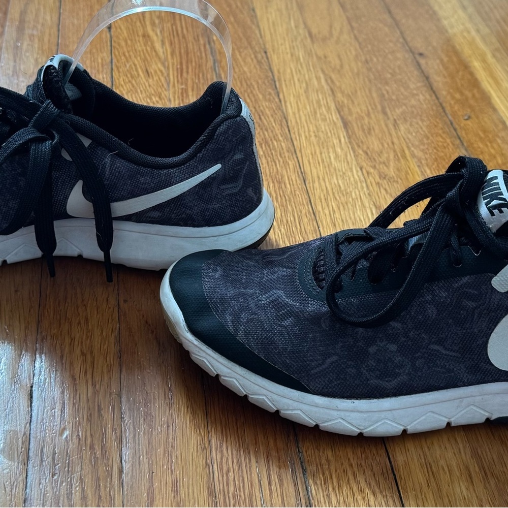 Nike Flex Experience RN5 running grey and White Athletic Shoes, size 6.5 women - Picture 9 of 12